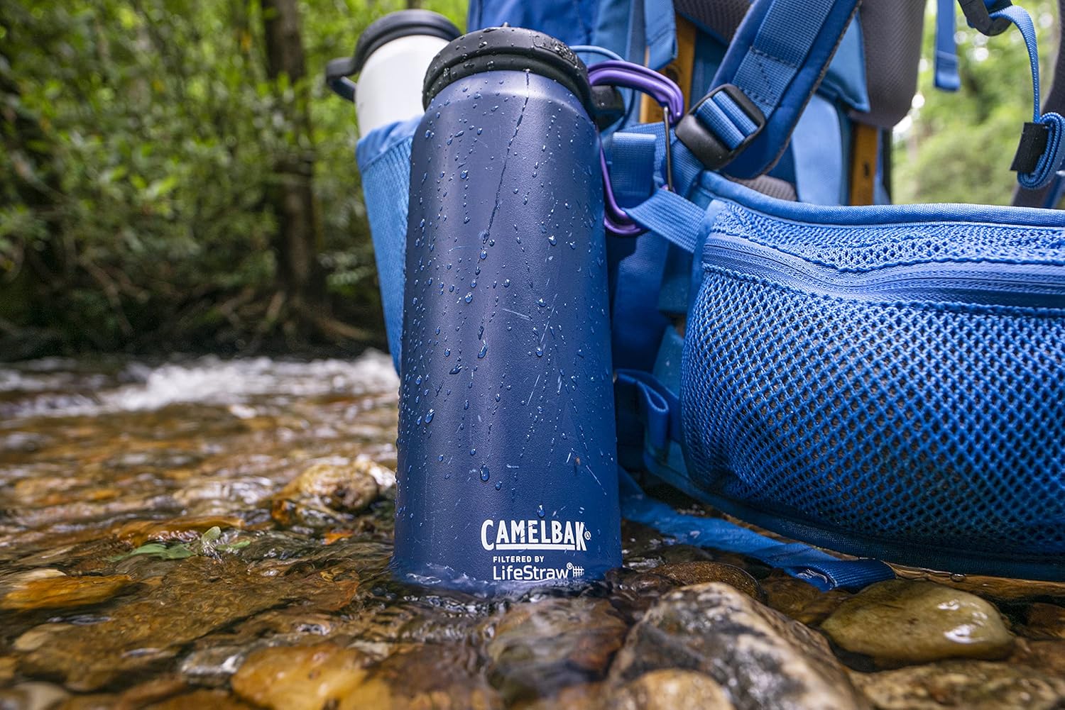 water bottle that keeps water cold for 24 hours